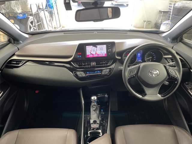 トヨタ Ｃ－ＨＲ G－T 道央・札幌 2017(平29)年 3.5万km ブラックマイカ ・４WD/ターボ/・トヨタセーフティセンス/・プリクラッシュセーフティ/・ブラインドスポットモニター/・レーダークルーズコントロール/・純正ディーラーOPナビ/・DVD.CD.SD.Bluetooth/・フルセグ/バックカメラ /・ハーフレザーシート/・シートヒーター/・LEDライト/オートハイビーム/・スマートキーx２