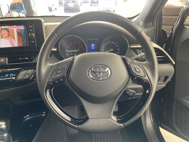 トヨタ Ｃ－ＨＲ G－T 道央・札幌 2017(平29)年 3.5万km ブラックマイカ ・４WD/ターボ/・トヨタセーフティセンス/・プリクラッシュセーフティ/・ブラインドスポットモニター/・レーダークルーズコントロール/・純正ディーラーOPナビ/・DVD.CD.SD.Bluetooth/・フルセグ/バックカメラ /・ハーフレザーシート/・シートヒーター/・LEDライト/オートハイビーム/・スマートキーx２
