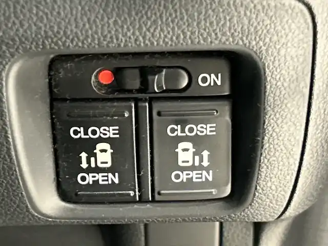 ホンダ Ｎ ＢＯＸ カスタム G Lパッケージ 埼玉県 2016(平28)年 4.7万km ポリッシュドメタルメタリック 純正ナビ/　　CD/DVD/BT/フルセグTV/バックカメラ/両側パワースライドドア/HIDオートライト/純正14インチAW/ステアリングスイッチ/ECON/プッシュスタート/ETC/禁煙車