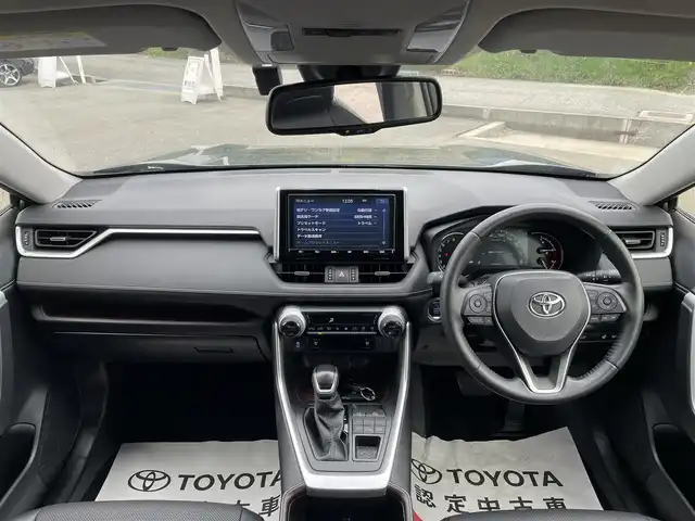 トヨタ ＲＡＶ４ G 富山県 2022(令4)年 8.2万km グレーメタリック 黒革／/純正８インチナビ／/フルセグＴＶ／/Ｂｌｕｅｔｏｏｔｈ／/ＤＶＤ再生／/バックカメラ／/パワーバックドア／/レーダークルーズコントロール／/レーンキープアシスト／/ブラインドスポットモニター／/ＬＥＤオートライト/オートマチックハイビーム/運転席パワーシート/運転席シートヒーター/助手席シートヒーター/運転席エアシート/助手席エアシート/ステアリングヒーター/純正ドライブレコーダー/ビルトインETC