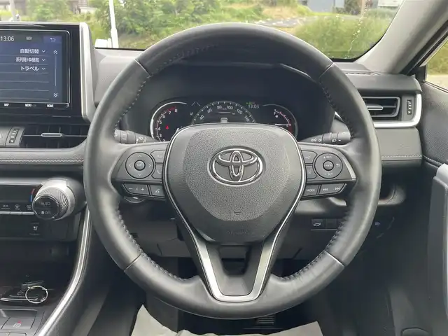 トヨタ ＲＡＶ４ G 富山県 2022(令4)年 8.2万km グレーメタリック 黒革／/純正８インチナビ／/フルセグＴＶ／/Ｂｌｕｅｔｏｏｔｈ／/ＤＶＤ再生／/バックカメラ／/パワーバックドア／/レーダークルーズコントロール／/レーンキープアシスト／/ブラインドスポットモニター／/ＬＥＤオートライト/オートマチックハイビーム/運転席パワーシート/運転席シートヒーター/助手席シートヒーター/運転席エアシート/助手席エアシート/ステアリングヒーター/純正ドライブレコーダー/ビルトインETC