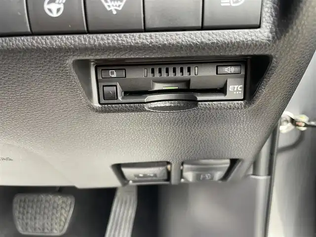 トヨタ ＲＡＶ４ G 富山県 2022(令4)年 8.2万km グレーメタリック 黒革／/純正８インチナビ／/フルセグＴＶ／/Ｂｌｕｅｔｏｏｔｈ／/ＤＶＤ再生／/バックカメラ／/パワーバックドア／/レーダークルーズコントロール／/レーンキープアシスト／/ブラインドスポットモニター／/ＬＥＤオートライト/オートマチックハイビーム/運転席パワーシート/運転席シートヒーター/助手席シートヒーター/運転席エアシート/助手席エアシート/ステアリングヒーター/純正ドライブレコーダー/ビルトインETC