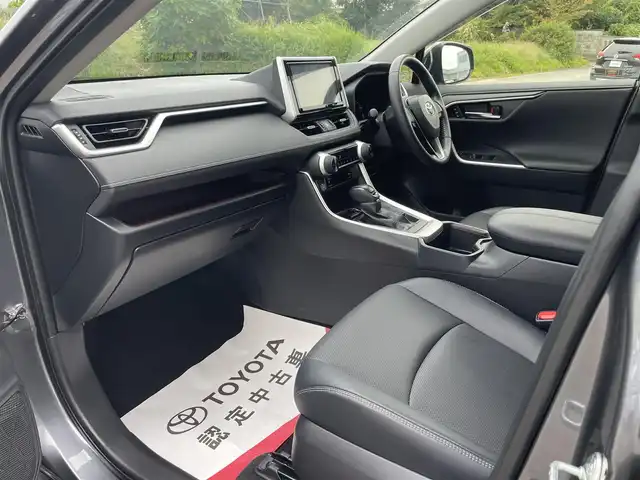 トヨタ ＲＡＶ４ G 富山県 2022(令4)年 8.2万km グレーメタリック 黒革／/純正８インチナビ／/フルセグＴＶ／/Ｂｌｕｅｔｏｏｔｈ／/ＤＶＤ再生／/バックカメラ／/パワーバックドア／/レーダークルーズコントロール／/レーンキープアシスト／/ブラインドスポットモニター／/ＬＥＤオートライト/オートマチックハイビーム/運転席パワーシート/運転席シートヒーター/助手席シートヒーター/運転席エアシート/助手席エアシート/ステアリングヒーター/純正ドライブレコーダー/ビルトインETC