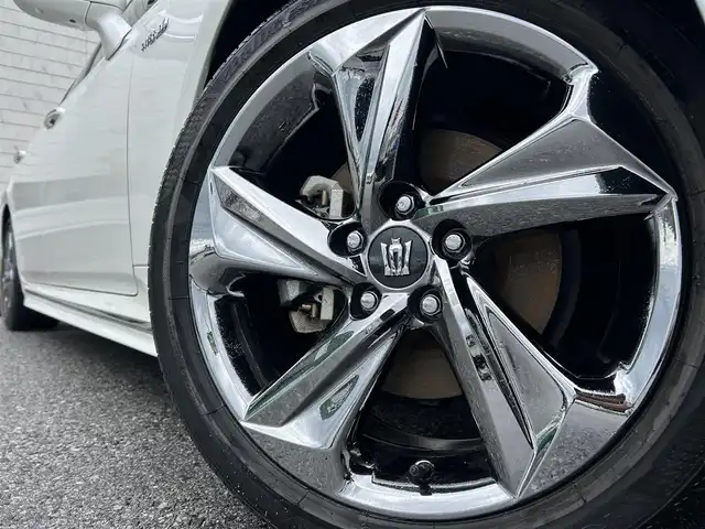 トヨタ クラウン ハイブリッド RS アドバンス 滋賀県 2019(平31)年 4万km ホワイトパールクリスタルシャイン ガソリン（ハイブリッド）/2WD(FR)/CVT/電動ムーンルーフ/8インチ純正ナビ/(FM/AM/CD/DVD/フルセグTV/Bluetooth)/パノラミックビューモニター/バックカメラ/ETC/前後ドライブレコーダー/デジタルインナーミラー/ＴｏｙｏｔａＳａｆｅｔｙＳｅｎｓｅ/・プリクラッシュブレーキアシスト	/・レーンキープアシスト	/・レーダークルーズコントロール/・標識検知機能	/運転席・助手席シートヒーター/電動格納ミラー/電動パーキング/ブレーキホールド/革巻きステアリング/ステアリングスイッチ/ステアリングヒーター/パドルシフト/オートライト/LEDヘッドライト/フロントフォグ/オートマチックハイビーム/フルオートエアコン/プッシュスタート/スマートキー/シートメモリ/USB端子