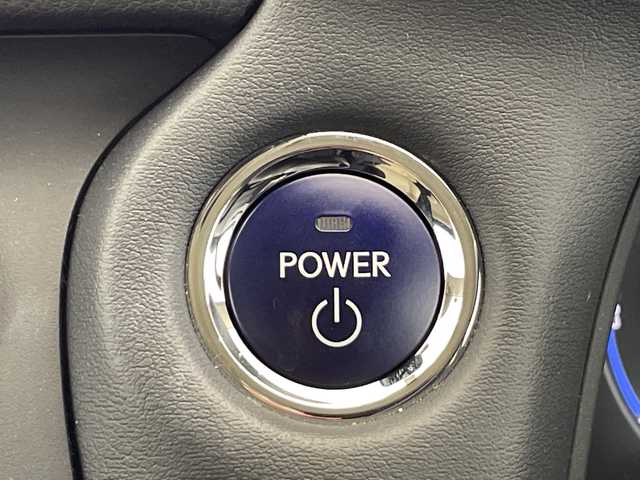 レクサス ＣＴ 200h バージョンC 栃木県 2022(令4)年 1.9万km ソニッククォーツ 純正ナビ/(フルセグTV・Bluetooth・CD・DVD・Blu-ray・AUX)/バックカメラ/レクサスセーフティシステム+/ ・衝突軽減システム/ ・レーンキープアシスト/ ・アダプティブクルーズコントロール/ ・オートハイビーム/前席パワーシート/運転席メモリシート/前席シートヒーター/合皮シート/パドルシフト/ステアリングヒーター/LEDヘッドライト/オートライト/スマートキー/スペアキー/カードキー/社外フロアマット/純正アルミホイール/取扱説明書/保証書
