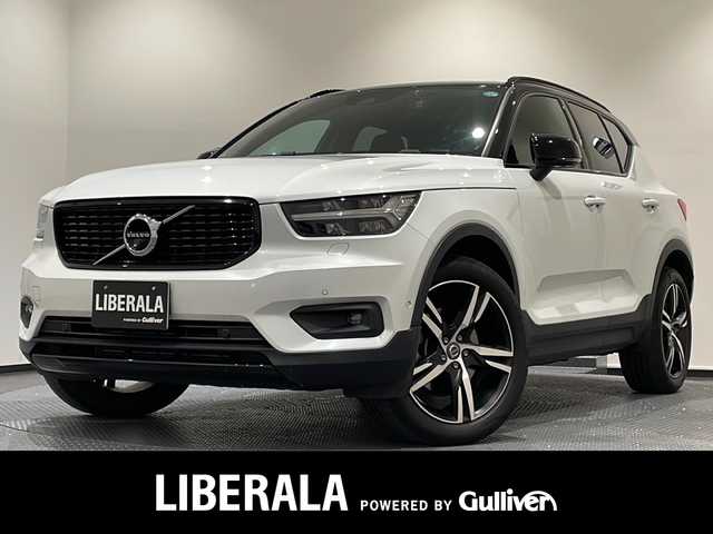 ボルボ ＸＣ４０ T5 AWD Rデザイン 新潟県 2020(令2)年 3.2万km クリスタルホワイトP チルトアップ機構付電動ガラス・サンルーフ/ハーマンカードンサウンドシステム/13スピーカー/純正HDDナビ/・フルセグ/ラジオ/BT/全方位カメラ/前後ドライブレコーダー/オートクルーズコントロール/Rデザイン専用ハーフレザーシート/Rデザイン専用ルーフレール/Rデザイン専用Fグリル・バンパー・オーバーフェンダー/Ｒデザイン専用スポーツサスペンション/前後クリアランスソナー/パワーシート（D/N）/・D席メモリー付/パワーバックドア/シートヒーター/ハンドルヒーター/ミラーヒーター/本革巻きステアリング/ブラインドスポットモニター/アクティブ・ベンディング・ライト/レーンキープアシスト/アイドリングストップ/スマートキー/プッシュスタート/純正19インチアルミホイール/純正フロアマット