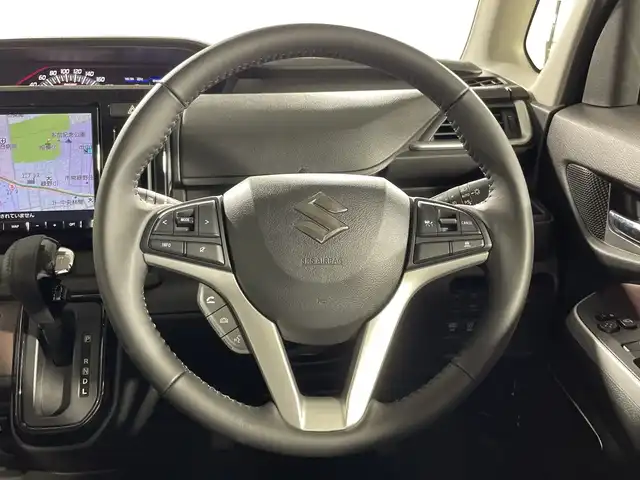 スズキ ソリオ バンディット HV MV 神奈川県 2021(令3)年 2.3万km ピュアホワイトP スズキセーフティサポート/・デュアルセンサーブレーキサポート/・誤発進抑制機能/・車線逸脱警報機能/・先行車発進お知らせ機能/・標識認識機能/・ハイビームアシスト/純正10型ナビ/・BT/フルセグTV/SD/USB/CD/DVD/全方位モニター/シートヒーター(D/N)/アイドリングストップ機能/両側電動ドア/コーナーセンサー/革巻きステアリング/ステアリングスイッチ/Autoライト/アダプティブクルーズコントロール/スマートキー/スペアキー/プッシュスタートボタン/LEDライト/フォグランプ/シートリフター/電動格納ミラー/ウィンカーミラー/純正フロアマット/純正15インチアルミホイール/純正ドアバイザー