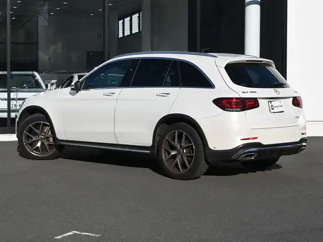 メルセデス・ベンツ ＧＬＣ３００ 4マチック AMGライン 千葉県 2020(令2)年 4.5万km ダイヤモンドホワイト 255/45R20/アクティブブレーキアシスト/アクティブレーンキーピングアシスト/レーンチェンジアシスト/ブラインドスポットアシスト/アテンションアシスト/ディストロニック/パノラミックスライディングルーフ/ブラックレザーシート/前席パワーシート/シートヒーター/純正ナビ/地デジTV/【Bluetooth接続】/360°カメラ/ドライブレコーダー（前後撮影）/革巻きステアリング/ステアリングスイッチ/パドルシフト/ETC/LEDヘッドライト/ウインカーミラー/パークトロニック/純正20インチアルミホイル/サイド/カーテンエアバッグ/キーレスゴー