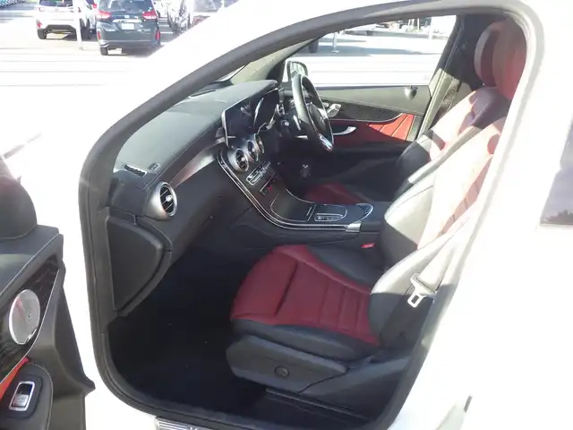 メルセデス・ベンツ ＧＬＣ３００ 4マチック AMGライン 千葉県 2020(令2)年 4.5万km ダイヤモンドホワイト 255/45R20/アクティブブレーキアシスト/アクティブレーンキーピングアシスト/レーンチェンジアシスト/ブラインドスポットアシスト/アテンションアシスト/ディストロニック/パノラミックスライディングルーフ/ブラックレザーシート/前席パワーシート/シートヒーター/純正ナビ/地デジTV/【Bluetooth接続】/360°カメラ/ドライブレコーダー（前後撮影）/革巻きステアリング/ステアリングスイッチ/パドルシフト/ETC/LEDヘッドライト/ウインカーミラー/パークトロニック/純正20インチアルミホイル/サイド/カーテンエアバッグ/キーレスゴー