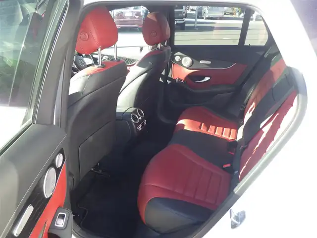 メルセデス・ベンツ ＧＬＣ３００ 4マチック AMGライン 千葉県 2020(令2)年 4.5万km ダイヤモンドホワイト 255/45R20/アクティブブレーキアシスト/アクティブレーンキーピングアシスト/レーンチェンジアシスト/ブラインドスポットアシスト/アテンションアシスト/ディストロニック/パノラミックスライディングルーフ/ブラックレザーシート/前席パワーシート/シートヒーター/純正ナビ/地デジTV/【Bluetooth接続】/360°カメラ/ドライブレコーダー（前後撮影）/革巻きステアリング/ステアリングスイッチ/パドルシフト/ETC/LEDヘッドライト/ウインカーミラー/パークトロニック/純正20インチアルミホイル/サイド/カーテンエアバッグ/キーレスゴー