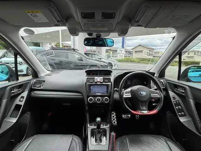 スバル フォレスター 2．0XT アイサイト 熊本県 2013(平25)年 10.4万km アイスシルバーメタリック ワンオーナー/STI18インチアルミホイール/STIスタビライザー/STIタワーバー/STIシフトノブ/4WD/ターボ/社外メモリナビ(AVIC-ZH0009)/【フルセグTV/SD/Bluetooth/CD/DVD】/バックカメラ/衝突被害軽減システム/レーダークルーズコントロール/レーンキープアシスト/ダウンヒルアシストコントロール/ハーフレザシート/革調シートカバー/前席パワーシート/前席シートヒーター/PROVAブルーミラー/オートLEDライト/ビルトインETC/横滑り防止装置/盗難防止装置/純正フロアマット/プッシュスタート/スマートキー/スペアキー/ベンチシート/取扱説明書/保証書