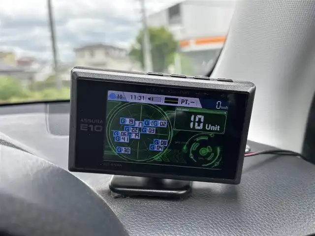 スバル フォレスター 2．0XT アイサイト 熊本県 2013(平25)年 10.4万km アイスシルバーメタリック ワンオーナー/STI18インチアルミホイール/STIスタビライザー/STIタワーバー/STIシフトノブ/4WD/ターボ/社外メモリナビ(AVIC-ZH0009)/【フルセグTV/SD/Bluetooth/CD/DVD】/バックカメラ/衝突被害軽減システム/レーダークルーズコントロール/レーンキープアシスト/ダウンヒルアシストコントロール/ハーフレザシート/革調シートカバー/前席パワーシート/前席シートヒーター/PROVAブルーミラー/オートLEDライト/ビルトインETC/横滑り防止装置/盗難防止装置/純正フロアマット/プッシュスタート/スマートキー/スペアキー/ベンチシート/取扱説明書/保証書