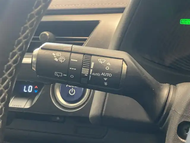 レクサス ＵＸ 250h バージョンC 熊本県 2019(平31)年 6.8万km ソニックチタニウム ・スマートキー/・プッシュスタート/・プリクラッシュセーフティ/・レーンデパーチャーアラート/・ブラインドスポットモニター/・パーキングサポートアラート/・道路標識アシスト/・先行車発進告知/・オートマチックハイビーム/・クルーズコントロール(追従式)/・レザーシート/・前席パワーシート/・前席シートヒーター/・ハンドルヒーター /・純正メモリナビ/　【BD・Bluetooth・USB・SD・AUX・MSV】/・フルセグTV/・バックカメラ/・ETC2.0/・ドライブレコーダー(前方録画)/・パワーバックドア/・LEDヘッドランプ/・LEDフォグランプ/・純正マット