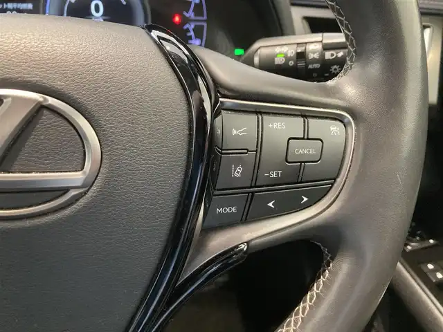 レクサス ＵＸ 250h バージョンC 熊本県 2019(平31)年 6.8万km ソニックチタニウム ・スマートキー/・プッシュスタート/・プリクラッシュセーフティ/・レーンデパーチャーアラート/・ブラインドスポットモニター/・パーキングサポートアラート/・道路標識アシスト/・先行車発進告知/・オートマチックハイビーム/・クルーズコントロール(追従式)/・レザーシート/・前席パワーシート/・前席シートヒーター/・ハンドルヒーター /・純正メモリナビ/　【BD・Bluetooth・USB・SD・AUX・MSV】/・フルセグTV/・バックカメラ/・ETC2.0/・ドライブレコーダー(前方録画)/・パワーバックドア/・LEDヘッドランプ/・LEDフォグランプ/・純正マット