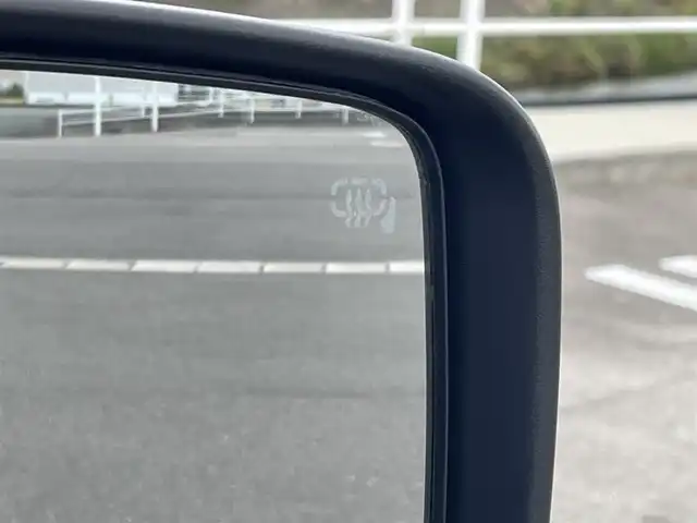 スズキ ジムニー XC 佐賀県 2023(令5)年 1.6万km ブルーイッシュブラックパール3 パートタイム４WD/アルパイン9インチディスプレイオーディオ/・AM/FM/USB/Bluetooth/・AppleCarPlay/AndroidAuto/バックカメラ/ETC/ミラーヒーター/DN席シートヒーター/ISOFIX対応/革巻きステアリング/ステアリングリモコン/純正16インチアルミホイール/純正LEDヘッドライト/・オートマチックハイビーム/純正フォグランプ/純正フロアマット/新車保証書/取扱説明書/スペアキー１本/クルーズコントロール/デュアルセンサーブレーキサポート/車線逸脱警報機能