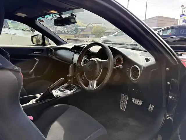 トヨタ ８６ GT 高知県 2014(平26)年 11.5万km クリスタルブラックシリカ (株)IDOMが運営する【じしゃロン高知店】の自社ローン対象車両になります。こちらは現金ご利用時の価格です。自社ローンご希望の方は別途その旨お申付け下さい。/社外アルミ　ドラレコ　パドルシフト　純正ナビ