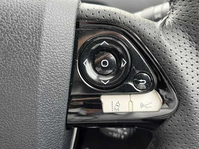 トヨタ プリウス A ツーリングセレクション 奈良県 2016(平28)年 12万km エモーショナルレッド TRDエアロ/純正ナビ(フルセグTV/CD/DVD/AM・FM/BT)/バックカメラ/ビルトインETC/クルーズコントロール/シートヒーター(D/N席)/トヨタセーフティセンス/HUD(ヘッドアップディスプレイ)/アドバンストパークシステム/アイドリングストップ機能/本革巻きステアリング/社外LEONIS18インチアルミホイール/純正フロアマット