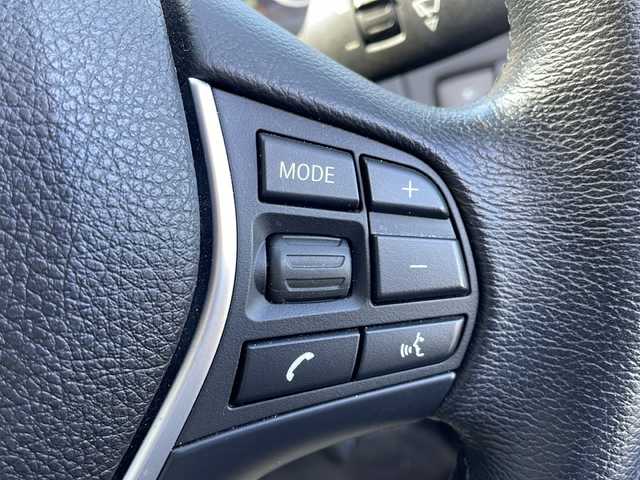 ＢＭＷ ３２０ｉ ラグジュアリー 新潟県 2012(平24)年 2.6万km 黒 黒革シート/純正メモリナビ/(BT/AM/FM/CD/DVD/フルセグTV/)/クルーズコントロール/スタッドレスタイヤ/メモリーパワーシート(運転席)/パワーシート(助手席)/シートヒーター(前席)/ABS/横滑り防止装置/盗難防止装置/アイドリングストップ/ステアリングスイッチ/スペアキー １本/電動格納ミラー