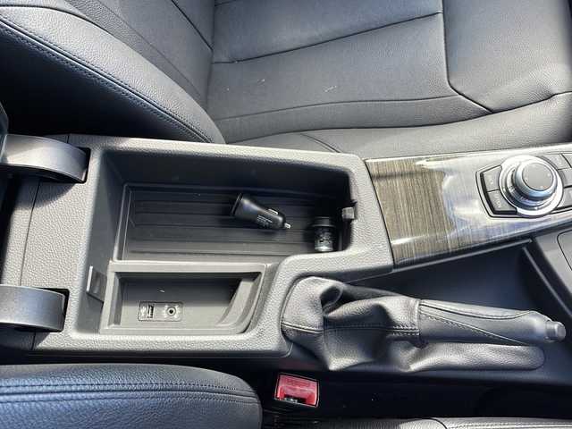 ＢＭＷ ３２０ｉ ラグジュアリー 新潟県 2012(平24)年 2.6万km 黒 黒革シート/純正メモリナビ/(BT/AM/FM/CD/DVD/フルセグTV/)/クルーズコントロール/スタッドレスタイヤ/メモリーパワーシート(運転席)/パワーシート(助手席)/シートヒーター(前席)/ABS/横滑り防止装置/盗難防止装置/アイドリングストップ/ステアリングスイッチ/スペアキー １本/電動格納ミラー