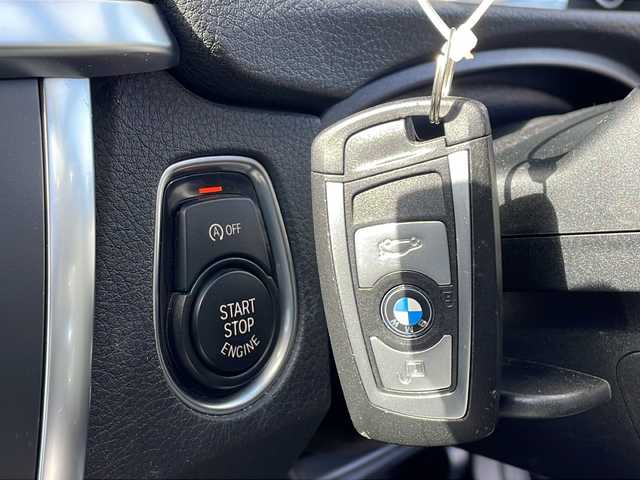 ＢＭＷ ３２０ｉ ラグジュアリー 新潟県 2012(平24)年 2.6万km 黒 黒革シート/純正メモリナビ/(BT/AM/FM/CD/DVD/フルセグTV/)/クルーズコントロール/スタッドレスタイヤ/メモリーパワーシート(運転席)/パワーシート(助手席)/シートヒーター(前席)/ABS/横滑り防止装置/盗難防止装置/アイドリングストップ/ステアリングスイッチ/スペアキー １本/電動格納ミラー