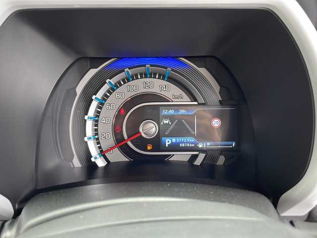 スズキ ハスラー HYBRID X 沖縄県 2023(令5)年 0.7万km クールカーキPM 県外仕入　/純正メモリーナビ　ＴＶ　ＢＴ　ＣＤ　ＤＶＤ　/全方位カメラ　/革巻きステアリング　/ステアリングスイッチ　/ウィンカーミラー　/電格ミラー　/フォグランプ　/サイドバイザー