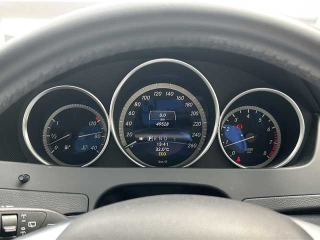 メルセデス・ベンツ Ｃ１８０ ブルーエフィシェンシー ワゴン 愛知県 2013(平25)年 5万km オブシディアンブラック 純正HDDナビゲーション/Bluetooth・AM・FM・DVD・CD/バックカメラ/前席パワーシート/クルーズコントロール/本革ステアリング/ルーフレール/ステアリングスイッチ/HIDヘッドライト/ETC/キーレスゴー/プッシュスタート/ISOFIX/フォグランプ/オートライト/オートハイビーム/USBポート/センターコンソール/純正フロアマット/スペアキー/保証書/取扱説明書/点検整備記録簿H26-R4 R6