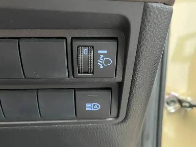 トヨタ ヤリスクロス Z 鹿児島県 2020(令2)年 3.3万km ブラックマイカ/ベージュ 2トーン 禁煙車　/ナビ機能付きディスプレイオーディオ　/・Ｂｌｕｅｔｏｏｔｈ　/・AM/FM/ビルドインＥＴＣ　/バックカメラ　/電動パーキングブレーキ　/オートホールド　/オートマチックハイビーム　/ハーフレザーシート　/シートヒーター/前後コーナーセンサー/フロントフォグ/純正アルミ/電格ミラー