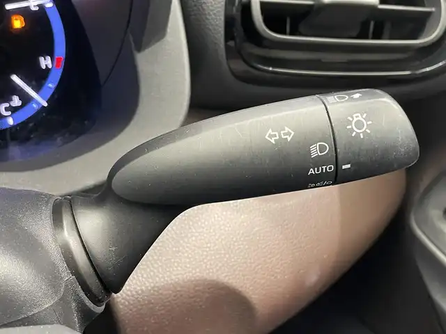 トヨタ ヤリスクロス Z 鹿児島県 2020(令2)年 3.3万km ブラックマイカ/ベージュ 2トーン 禁煙車　/ナビ機能付きディスプレイオーディオ　/・Ｂｌｕｅｔｏｏｔｈ　/・AM/FM/ビルドインＥＴＣ　/バックカメラ　/電動パーキングブレーキ　/オートホールド　/オートマチックハイビーム　/ハーフレザーシート　/シートヒーター/前後コーナーセンサー/フロントフォグ/純正アルミ/電格ミラー