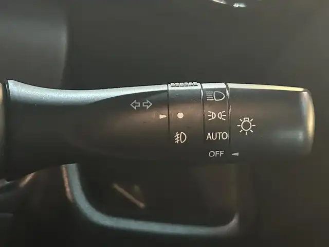 スズキ ワゴンＲ スティングレー HYBRID X 兵庫県 2018(平30)年 4.9万km ピュアホワイトP SDナビ/フルセグTV/BTオーディオ/CD/DVD/ETC/ステアリングスイッチ/全方位カメラ/ヘッドアップディスプレイ/シートヒーター/純正フロアマット/純正アルミホイール/ドアバイザー/レーンキープアシスト/衝突被害軽減システム/横滑り防止装置