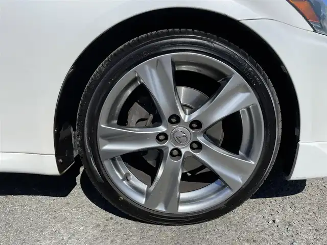 レクサス ＩＳ 250 バージョンL 埼玉県 2011(平23)年 9.8万km ホワイトパールクリスタルシャイン プリクラッシュセーフティ/メーカーナビゲーション/CD/DVD/フルセグTV/バックカメラ/黒レザーシート/シートヒーター/シートクーラー/アンダーエアロ/DN席パワーシート/HIDヘッドライト/パドルシフト/スペアキー/カードキー/新車保証書/取扱説明書