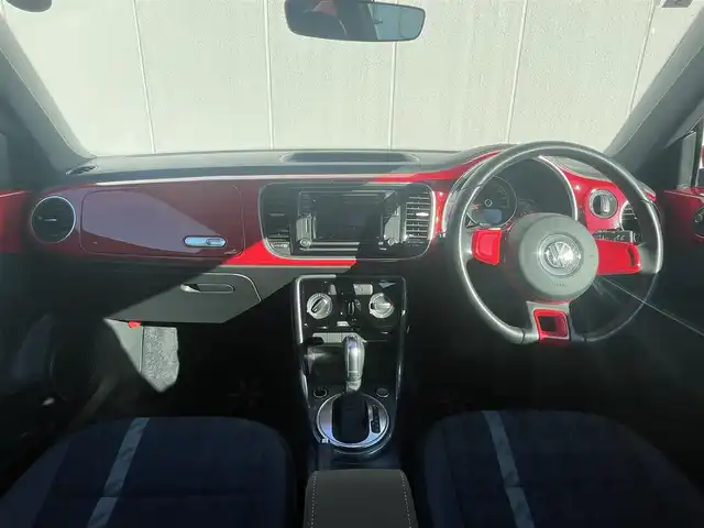 フォルクスワーゲン ザ・ビートル デザイン 東京都 2017(平29)年 2.3万km 赤 ワンオーナー/クルーズコントロール/android auto/apple car play/バックカメラ/HIDヘッドライト/ブラインドスポットモニター/純正ディスプレイオーディオ