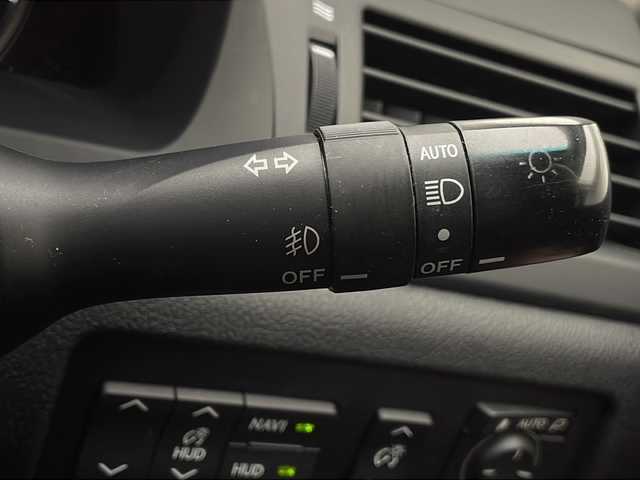 レクサス ＨＳ 250h バージョンI 宮崎県 2015(平27)年 7.5万km ソニッククォーツ 禁煙車/純正8型ナビTV/（CD/DVD/MSV/Bluetooth/フルセグTV)/純正フロントカメラ/バックカメラ/純正ビルトインETC/純正LEDオートライト/純正17インチアルミ/純正フロアマット/黒本革シート/前席シートヒーター/エアシート/前席パワーシート/パワーチルトステアリング/クルーズコントロール/ヘッドアップディスプレイ/クリアランスソナー/ウインカードアミラー/オート電動格納ミラー/電動リアシェイド/ウッドコンビ本革巻ハンドル/ウッド調パネル/スマートキー/プッシュエンジンスタート/スペアキー