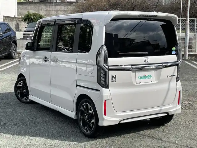 ホンダ Ｎ ＢＯＸ カスタム G L ターボ ホンダセンシング 熊本県 2018(平30)年 6.6万km プラチナホワイトパール ホンダセンシング/プッシュスタート/社外ナビ/（CD・DVD・フルセグTV・BTオーディオ・SD）/バックカメラ/ビルトインETC/ドライブレコーダー/純正15インチAW/レーダークルーズ/両側パワースライドドア/パドルシフト/ハーフレザーシート/LEDヘッドライト/オートライト/LEDフォグライト/横滑り防止装置/ウィンカーミラー/純正フロアマット/純正ドアバイザー