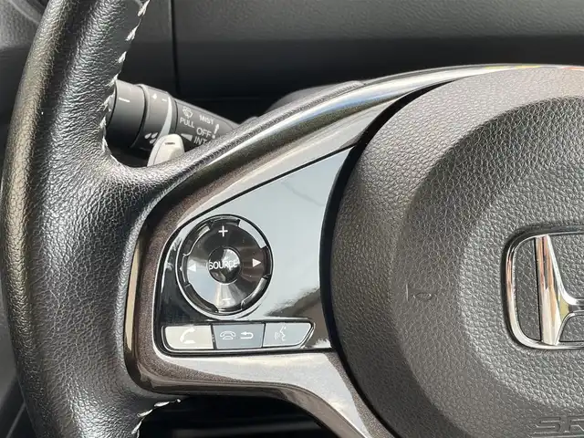 ホンダ Ｎ ＢＯＸ カスタム G L ターボ ホンダセンシング 熊本県 2018(平30)年 6.6万km プラチナホワイトパール ホンダセンシング/プッシュスタート/社外ナビ/（CD・DVD・フルセグTV・BTオーディオ・SD）/バックカメラ/ビルトインETC/ドライブレコーダー/純正15インチAW/レーダークルーズ/両側パワースライドドア/パドルシフト/ハーフレザーシート/LEDヘッドライト/オートライト/LEDフォグライト/横滑り防止装置/ウィンカーミラー/純正フロアマット/純正ドアバイザー