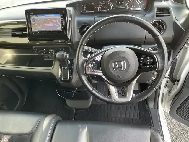 ホンダ Ｎ ＢＯＸ カスタム G L ターボ ホンダセンシング 熊本県 2018(平30)年 6.6万km プラチナホワイトパール ホンダセンシング/プッシュスタート/社外ナビ/（CD・DVD・フルセグTV・BTオーディオ・SD）/バックカメラ/ビルトインETC/ドライブレコーダー/純正15インチAW/レーダークルーズ/両側パワースライドドア/パドルシフト/ハーフレザーシート/LEDヘッドライト/オートライト/LEDフォグライト/横滑り防止装置/ウィンカーミラー/純正フロアマット/純正ドアバイザー