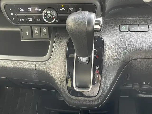 ホンダ Ｎ ＢＯＸ カスタム G L ターボ ホンダセンシング 熊本県 2018(平30)年 6.6万km プラチナホワイトパール ホンダセンシング/プッシュスタート/社外ナビ/（CD・DVD・フルセグTV・BTオーディオ・SD）/バックカメラ/ビルトインETC/ドライブレコーダー/純正15インチAW/レーダークルーズ/両側パワースライドドア/パドルシフト/ハーフレザーシート/LEDヘッドライト/オートライト/LEDフォグライト/横滑り防止装置/ウィンカーミラー/純正フロアマット/純正ドアバイザー