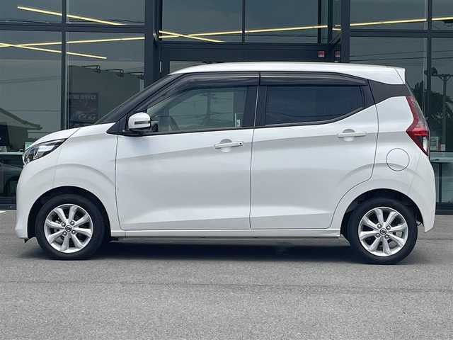 日産 デイズ X 愛媛県 2022(令4)年 1.3万km ホワイトパール 純正９インチナビ・フルセグＴＶ　/全方位モニター　/純正ＥＴＣ２．０　/純正ナビ連動ドライブレコーダー　/オートライト　/前後センサー　/スマートキー２本　/純正フロアマット　/純正ドアバイザー