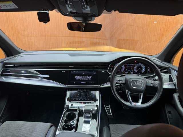 アウディ アウディ Ｑ７ 55TFSIクワトロ Sライン 千葉県 2022(令4)年 2.3万km デイトナグレーパールエフェクト 7シーターパッケージ　/ブラックスタイリングパッケージ　/バーチャルコックピット　/HUD　/ACC　/半革シート　/ナビ　/TV　/360°Bluetooth接続　/シートヒーター　/電動リアゲート　/純正21インチAW　/ワンオーナー　/ドラレコ　/ETC