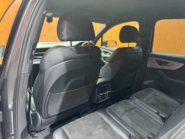 アウディ アウディ Ｑ７ 55TFSIクワトロ Sライン 千葉県 2022(令4)年 2.3万km デイトナグレーパールエフェクト 7シーターパッケージ　/ブラックスタイリングパッケージ　/バーチャルコックピット　/HUD　/ACC　/半革シート　/ナビ　/TV　/360°Bluetooth接続　/シートヒーター　/電動リアゲート　/純正21インチAW　/ワンオーナー　/ドラレコ　/ETC