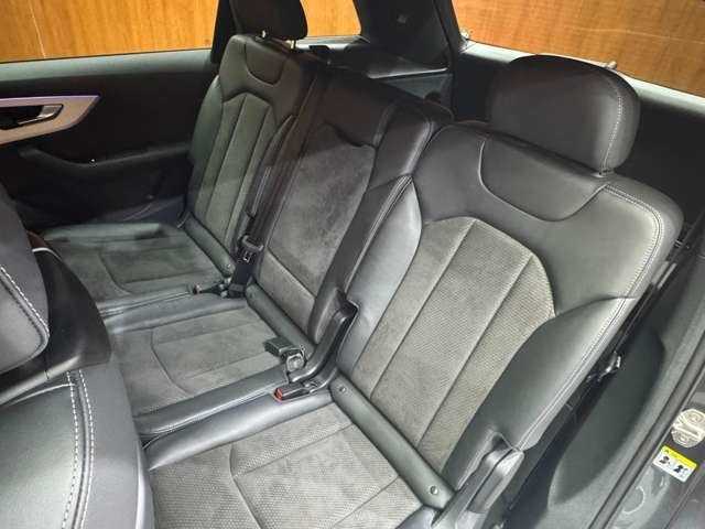 アウディ アウディ Ｑ７ 55TFSIクワトロ Sライン 千葉県 2022(令4)年 2.3万km デイトナグレーパールエフェクト 7シーターパッケージ　/ブラックスタイリングパッケージ　/バーチャルコックピット　/HUD　/ACC　/半革シート　/ナビ　/TV　/360°Bluetooth接続　/シートヒーター　/電動リアゲート　/純正21インチAW　/ワンオーナー　/ドラレコ　/ETC