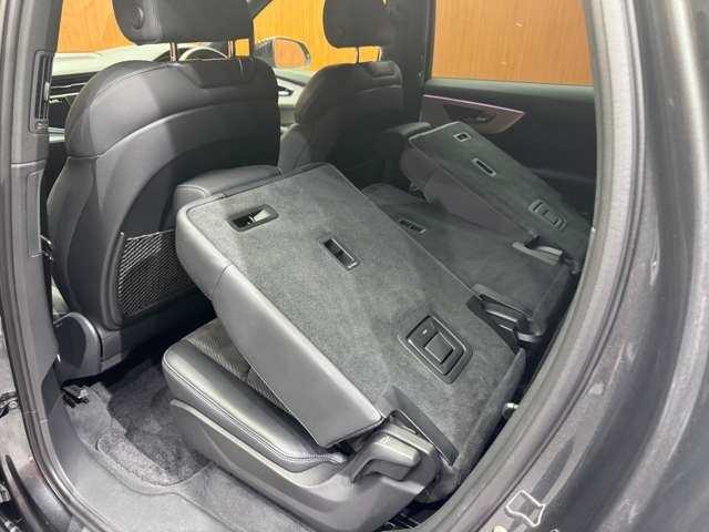 アウディ アウディ Ｑ７ 55TFSIクワトロ Sライン 千葉県 2022(令4)年 2.3万km デイトナグレーパールエフェクト 7シーターパッケージ　/ブラックスタイリングパッケージ　/バーチャルコックピット　/HUD　/ACC　/半革シート　/ナビ　/TV　/360°Bluetooth接続　/シートヒーター　/電動リアゲート　/純正21インチAW　/ワンオーナー　/ドラレコ　/ETC