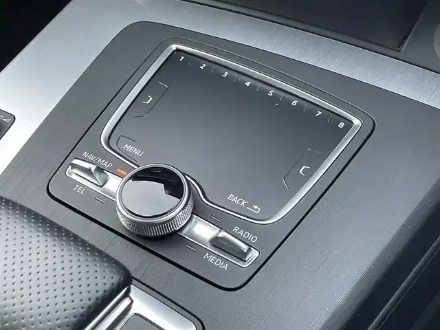 アウディ Ｑ５ 40TDIクワトロ スポーツ 島根県 2019(令1)年 9.1万km グレイシアホワイトメタリック 登録時走行距離　90531km/ワンオーナー/取扱説明書/保証書/４WD/純正ナビ/（Bluetooth/CD/DVD/USB)/全周囲カメラ/ウィンカーミラー/パドルシフト/パーキングアシスト/アイドリングストップ/スペアキー/追従型クルーズコントロール/レーンキープアシスト/電動リアゲート/パワーシート（DN席）/メモリシート/シートヒーター（全席）/ビルドインETC2.0/純正アルミ１９インチ