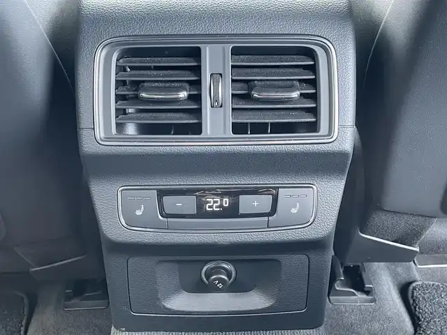 アウディ Ｑ５ 40TDIクワトロ スポーツ 島根県 2019(令1)年 9.1万km グレイシアホワイトメタリック 登録時走行距離　90531km/ワンオーナー/取扱説明書/保証書/４WD/純正ナビ/（Bluetooth/CD/DVD/USB)/全周囲カメラ/ウィンカーミラー/パドルシフト/パーキングアシスト/アイドリングストップ/スペアキー/追従型クルーズコントロール/レーンキープアシスト/電動リアゲート/パワーシート（DN席）/メモリシート/シートヒーター（全席）/ビルドインETC2.0/純正アルミ１９インチ