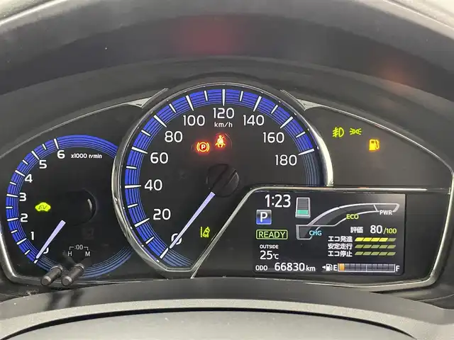 トヨタ カローラ フィールダー ハイブリッドG ダブルバイビー 愛知県 2016(平28)年 6.7万km ブラックマイカ 純正ＳＤナビ　フルセグＴＶ　Ｂｌｕｅｔｏｏｔｈ　バックカメラ　プッシュスタート　スマートキー　ＥＴＣ　ハーフレザー　セーフティセンス　衝突軽減　車線逸脱　ＬＥＤオートライト　フォグランプ　ナノイーエアコン　純正フロアマット　禁煙車