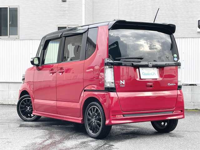 ホンダ Ｎ ＢＯＸ 2トーン カスタム ターボSSパッケージ 栃木県 2014(平26)年 7.7万km ミラノレッド 2トーンカラースタイル/あんしんパッケージ/・シティブレーキアクティブシステム(低速域衝突軽減ブレーキ＋誤発進抑制機能)/・前席用i-サイドエアバッグシステム〈容量変化タイプ〉＋サイドカーテンエアバッグシステム(前席/後席対応)/ターボパッケージ/・クルーズコントロール/・パドルシフト/・本革巻ステアリングホイール/・15インチアルミホイール/純正7インチナビ/・地デジ/・Bluetooth/・DVD/CD/SD/リアワイドカメラ/両側パワースライドドア