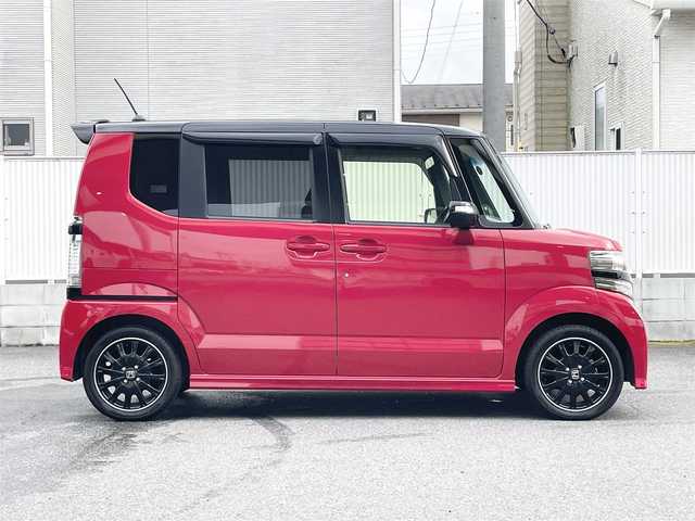 ホンダ Ｎ ＢＯＸ 2トーン カスタム ターボSSパッケージ 栃木県 2014(平26)年 7.7万km ミラノレッド 2トーンカラースタイル/あんしんパッケージ/・シティブレーキアクティブシステム(低速域衝突軽減ブレーキ＋誤発進抑制機能)/・前席用i-サイドエアバッグシステム〈容量変化タイプ〉＋サイドカーテンエアバッグシステム(前席/後席対応)/ターボパッケージ/・クルーズコントロール/・パドルシフト/・本革巻ステアリングホイール/・15インチアルミホイール/純正7インチナビ/・地デジ/・Bluetooth/・DVD/CD/SD/リアワイドカメラ/両側パワースライドドア