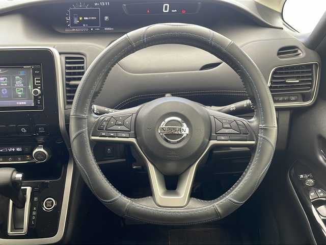 日産 セレナ ハイウェイスター G 沖縄県 2016(平28)年 8.6万km インペリアルアンバーP 純正ナビ（MM316D-W）　/（フルセグＴＶ　ＣＤ　ＤＶＤ　SD　Ｂｌｕｅｔｏｏｔｈ接続）/アラウンドビューモニター/ＥＴＣ　/純正フリップダウンモニター　/両側パワースライドドア　/前後コーナーセンサー/クルーズコントロール　/サンシェード　/純正アルミホイール　/ＬＥＤヘッドライト
