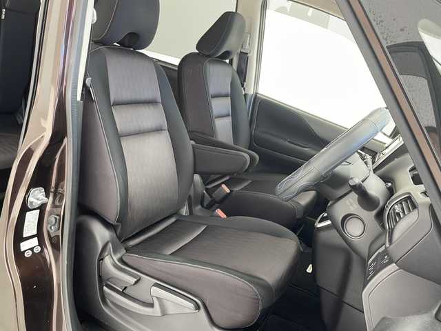 日産 セレナ ハイウェイスター G 沖縄県 2016(平28)年 8.6万km インペリアルアンバーP 純正ナビ（MM316D-W）　/（フルセグＴＶ　ＣＤ　ＤＶＤ　SD　Ｂｌｕｅｔｏｏｔｈ接続）/アラウンドビューモニター/ＥＴＣ　/純正フリップダウンモニター　/両側パワースライドドア　/前後コーナーセンサー/クルーズコントロール　/サンシェード　/純正アルミホイール　/ＬＥＤヘッドライト