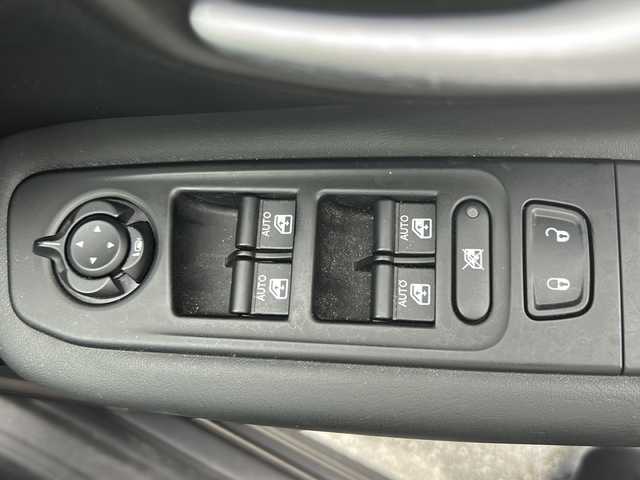 クライスラー・ジープ ジープ レネゲード リミテッド 沖縄県 2020(令2)年 7.2万km ガンＭ 純正ナビ・TV・Bluetooth/バックカメラ/ETC/ドライブレコーダー/シートヒーター/パワーシート/オートライト/ＢＳＭ/ハンドルヒーター