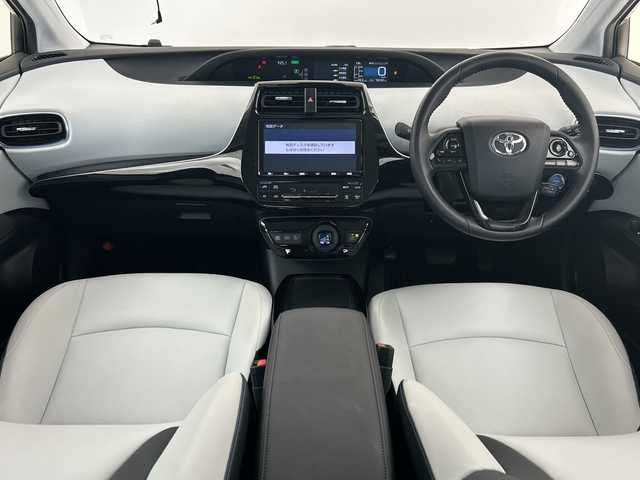 トヨタ プリウス A ツーリングセレクション 三重県 2019(平31)年 1.1万km スティールブロンドM /純正９型ナビ（フルセグ／ＣＤ／ＤＶＤ／ＢＴ／ＡＭ／ＦＭ）　//ＢＳＭ　//ドラレコ前後　//バックカメラ //トヨタセーフティーセンス//レーダークルコン//レーンキープアシスト//デジタルインナーミラー//D席パワーシート//シートヒーター（D/N）//ステアリングスイッチ //LEDヘッドライト //フォグライト //ビルトインETC2.0//スマートキー